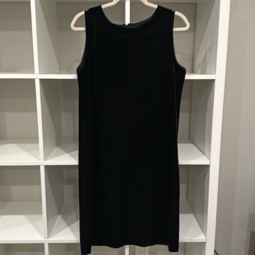 NWT: Victor Costa Occasion black sleeveless dress, size M
